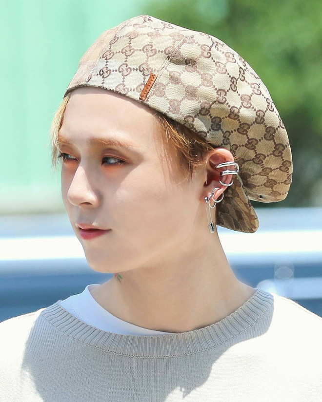Quanh đi quẩn lại, 3 kiểu mũ unisex này vẫn là những phụ kiện được sao Hàn cưng nhất mùa thu đông năm nay