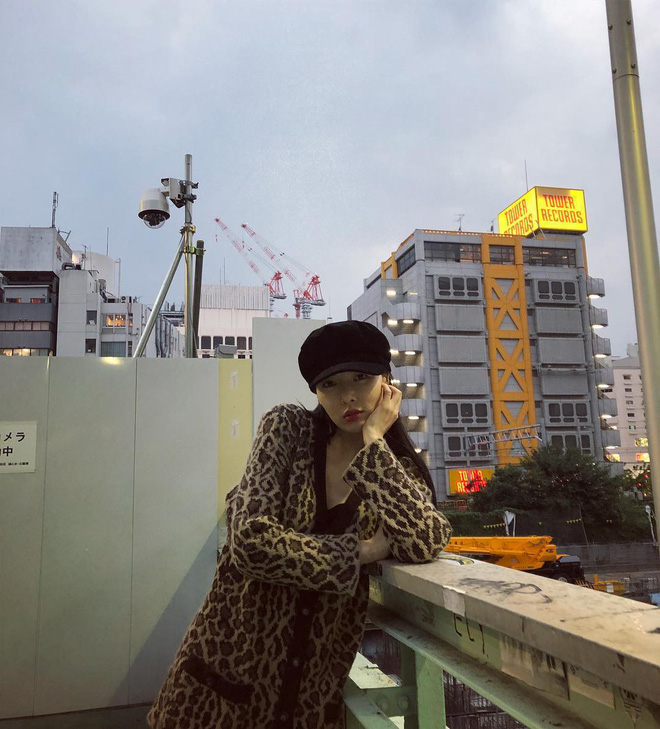 Quanh đi quẩn lại, 3 kiểu mũ unisex này vẫn là những phụ kiện được sao Hàn cưng nhất mùa thu đông năm nay