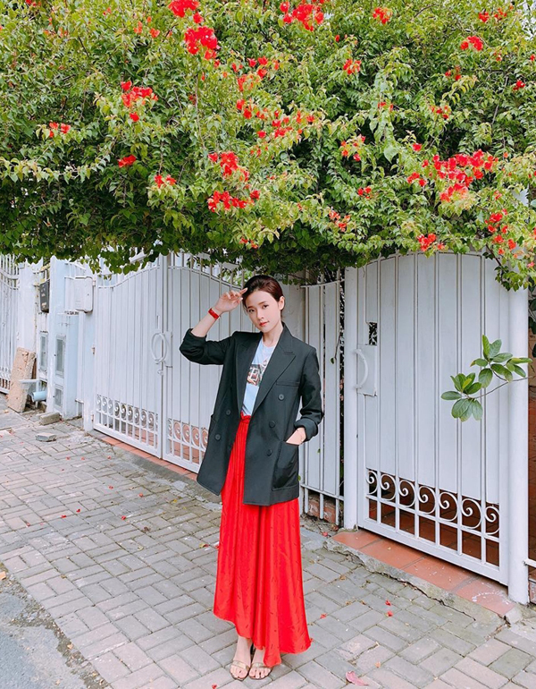 Chọn váy mùa thu đẹp như sao Việt