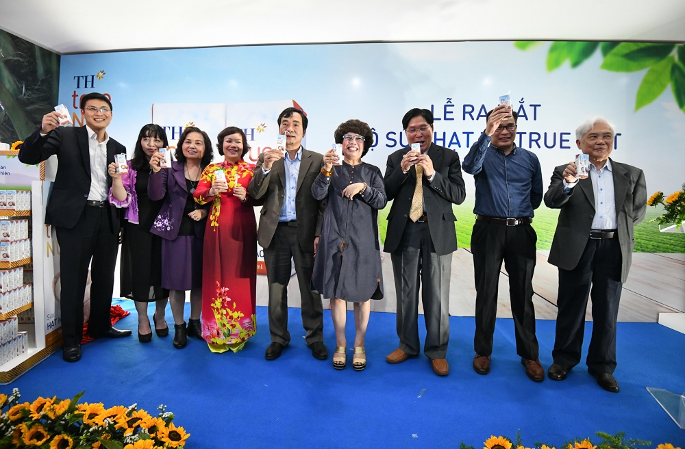 Mở thầu Mua sữa học đường tại Hà Nội: Công ty Thực phẩm sữa TH được ưu ái?