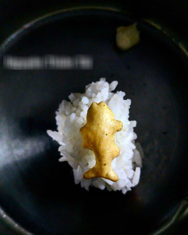Chỉ vì món sushi cực phẩm này mà anh trai đã khiến em gái lườm rách mắt, xem xong ảnh thách bạn không cười