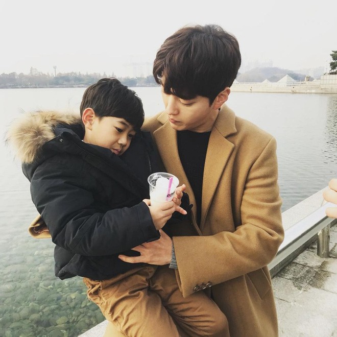 Dậy sóng vì chồng cũ đẹp trai như idol của Song Hye Kyo: U40 mà hack tuổi khó tin, mỗi tội đã có vợ được 4 năm