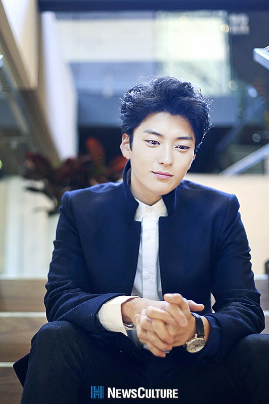 Dậy sóng vì chồng cũ đẹp trai như idol của Song Hye Kyo: U40 mà hack tuổi khó tin, mỗi tội đã có vợ được 4 năm