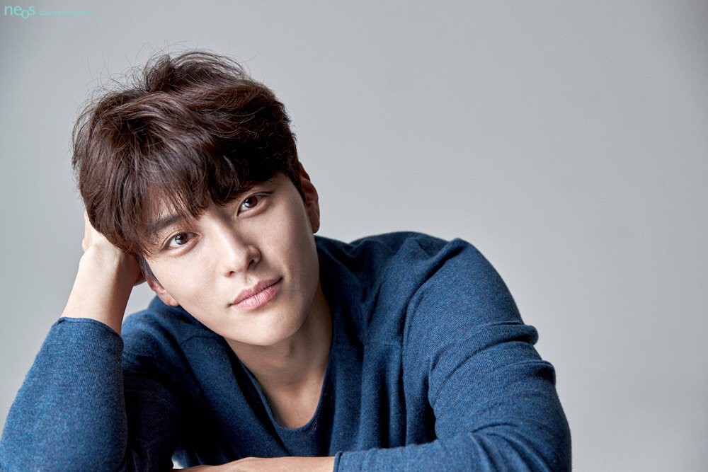 Dậy sóng vì chồng cũ đẹp trai như idol của Song Hye Kyo: U40 mà hack tuổi khó tin, mỗi tội đã có vợ được 4 năm