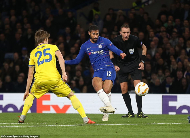 Cựu sao MU tỏa sáng, Arsenal thắng trận thứ 11 liên tiếp