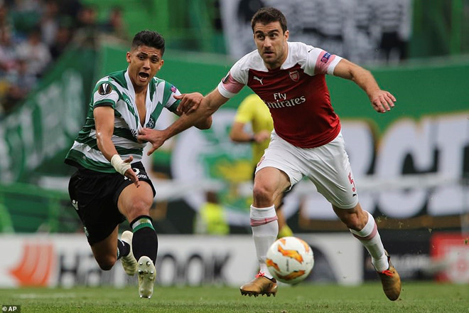 Cựu sao MU tỏa sáng, Arsenal thắng trận thứ 11 liên tiếp