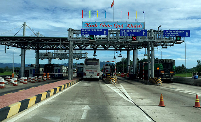 Dừng thu phí ở trạm BOT Bắc Bình Định vì chậm sửa đường