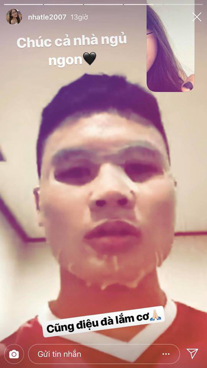 Cầu thủ U23 tập huấn nước ngoài: Người được bạn gái thăm nom, người ngập trong thính thơm mỗi ngày