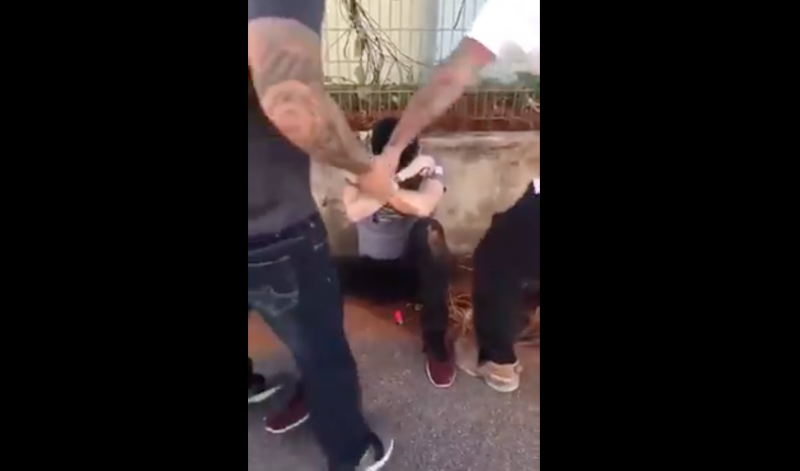 Biết tin con rể bạo hành con gái ruột, bố vợ đích thân cầm roi tới vụt lên bờ xuống ruộng cho chừa