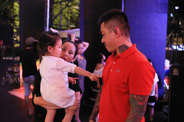 Bằng Kiều, Tú Dưa xuất hiện trong buổi tổng duyệt của Tuấn Hưng