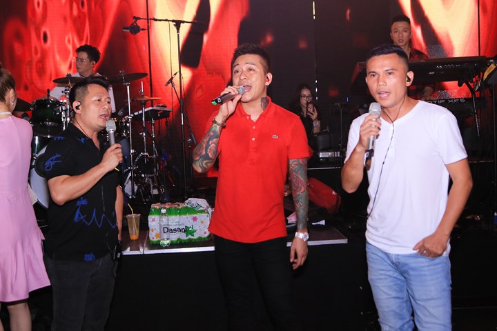 Bằng Kiều, Tú Dưa xuất hiện trong buổi tổng duyệt của Tuấn Hưng