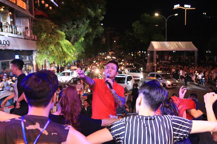 Bằng Kiều, Tú Dưa xuất hiện trong buổi tổng duyệt của Tuấn Hưng