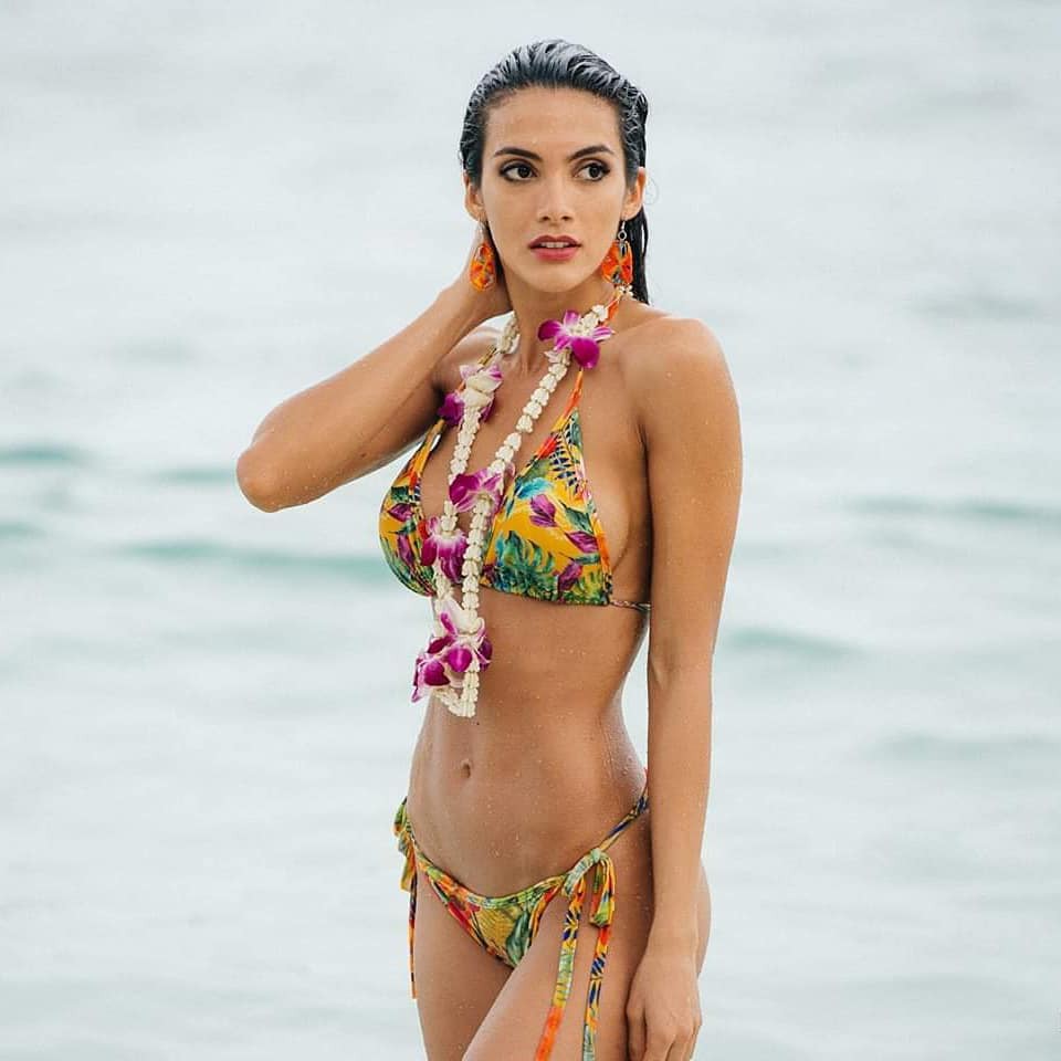 Cận cảnh vẻ đẹp mê hoặc cùng body khó tin củaTân Hoa hậu ngất xỉu phút đăng quang