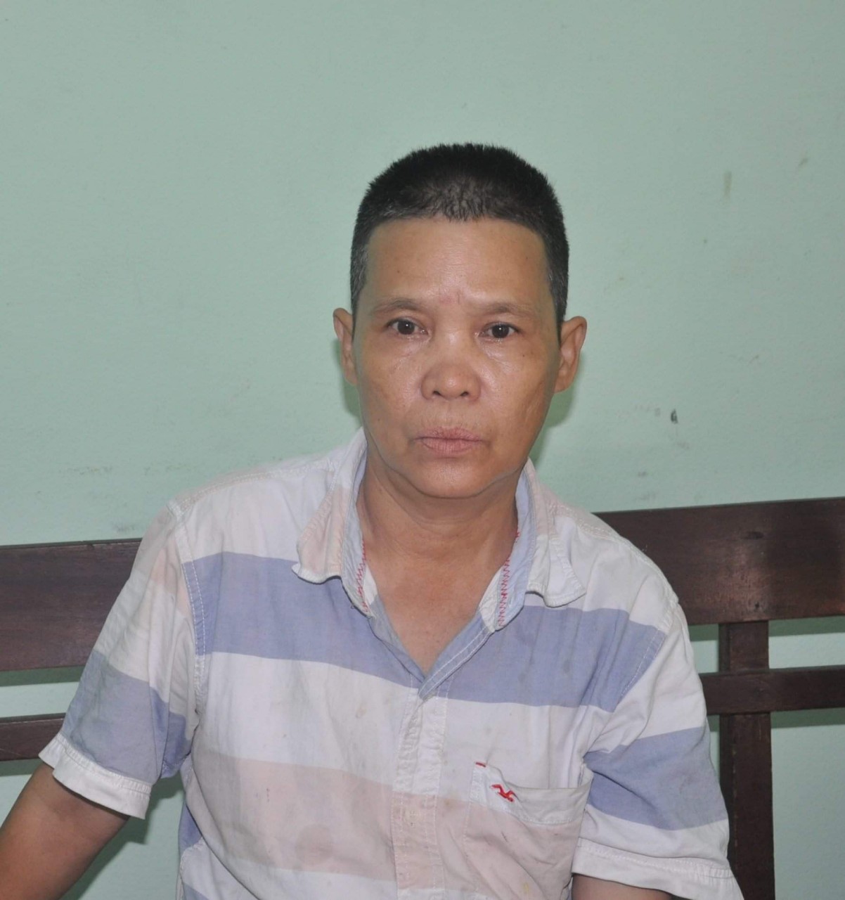 Nữ đầu bếp cắt cổ nam đồng nghiệp đang ngủ vì bị chủ quán nhậu thất sủng