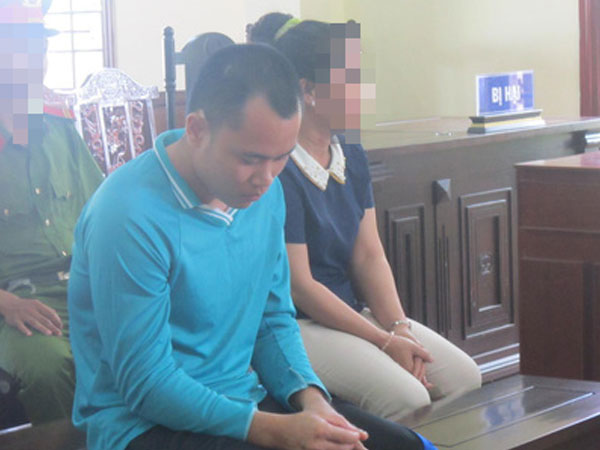 Đêm khuya lẻn vào nhà hiếp dâm vợ bạn rồi cho 280.000 đồng