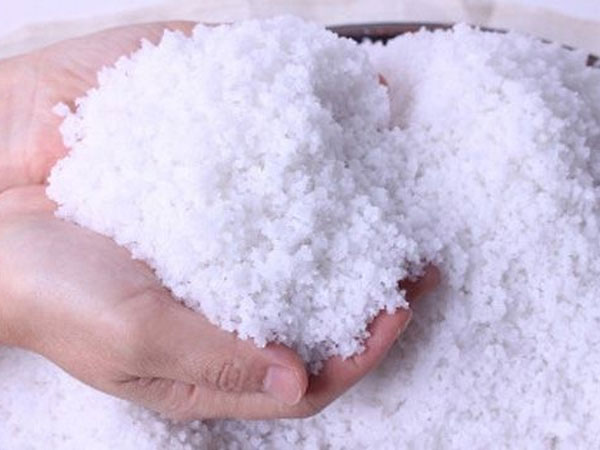 Nhà đang nghèo, làm ăn thua lỗ hãy lấy bát muối để đúng vị trí này tiền vào như nước vàng bạc đầy két