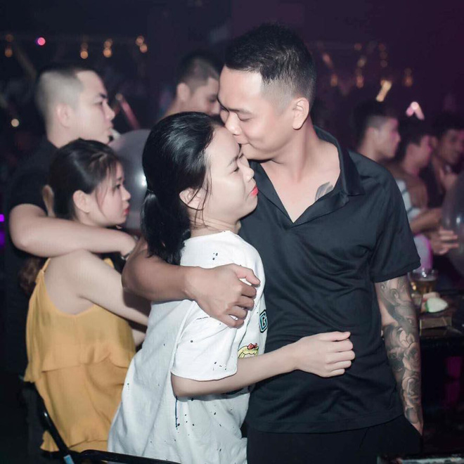 Nhờ Quỳnh búp bê, cặp đôi quen nhau ở tập 4, tập 18 đám cưới, tập 20 đi trăng mật