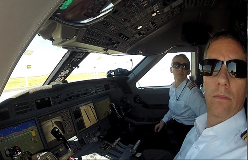 Kiatisak và Thonglao may mắn thoát nạn trong vụ rơi trực thăng của ông chủ Leicester