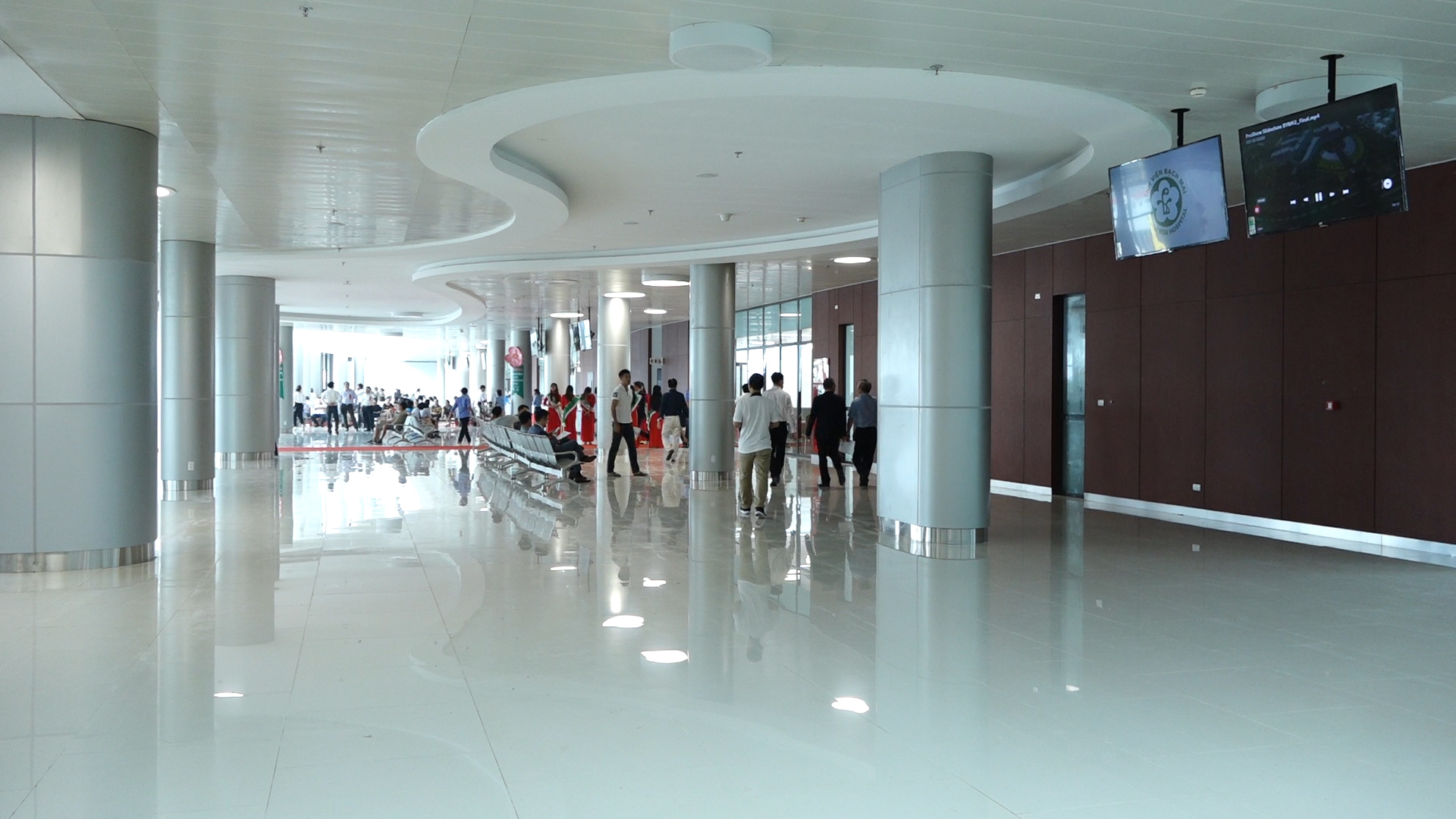 Video ảnh Cận cảnh BV Bạch Mai và BV Việt Đức tại Hà Nam