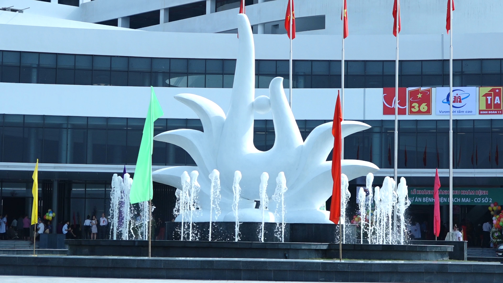 Video ảnh Cận cảnh BV Bạch Mai và BV Việt Đức tại Hà Nam