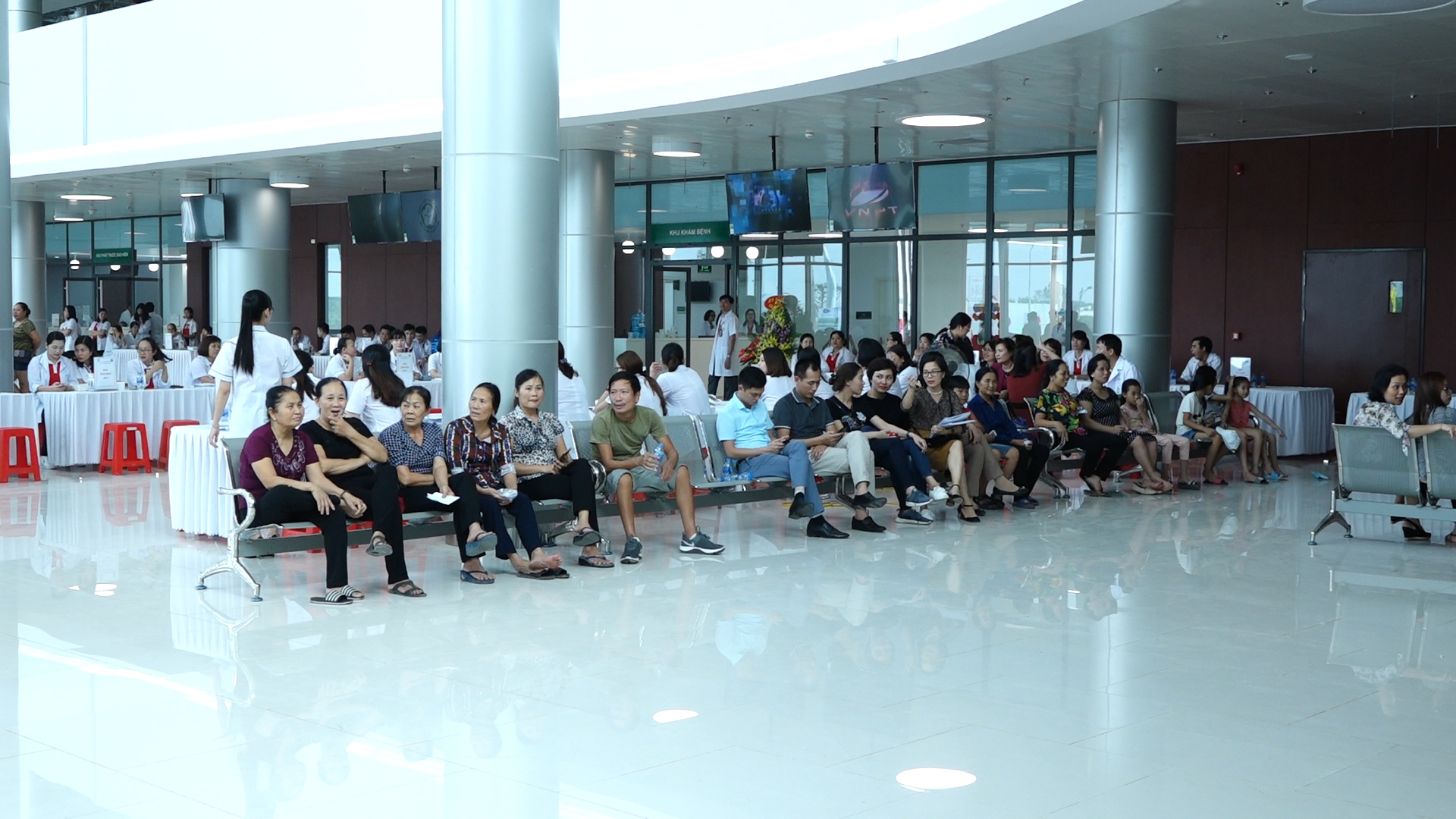 Video ảnh Cận cảnh BV Bạch Mai và BV Việt Đức tại Hà Nam