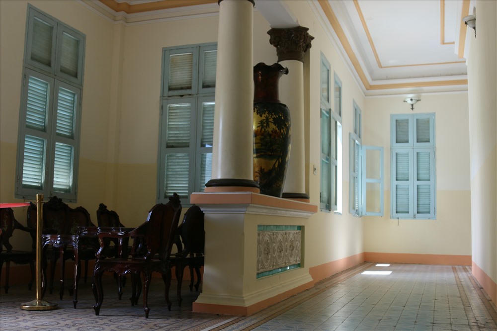 Dàn nội thất trong nhà Công tử Bạc Liêu đắt tiền cỡ nào?