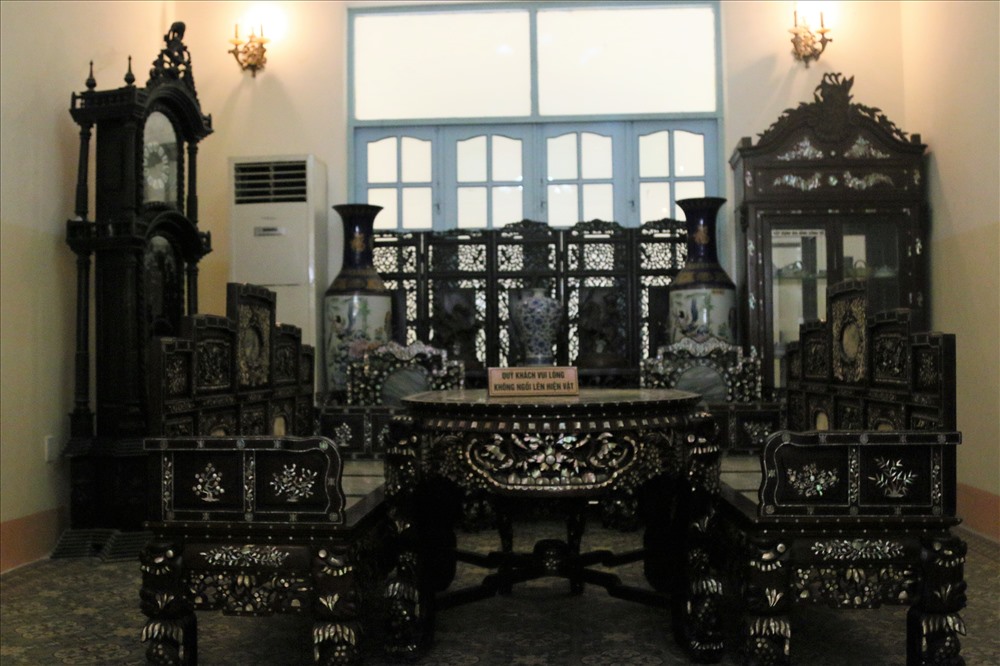 Dàn nội thất trong nhà Công tử Bạc Liêu đắt tiền cỡ nào?