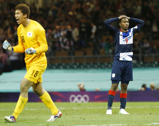 Xuân Trường tiếp tục nhận quà từ đồng đội cũ tại Hàn Quốc