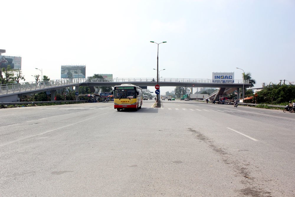 Video - Ảnh: Cầu chữ Z 18 tỷ độc đáo ở Hà Nội, xế hộp nhìn mà thèm