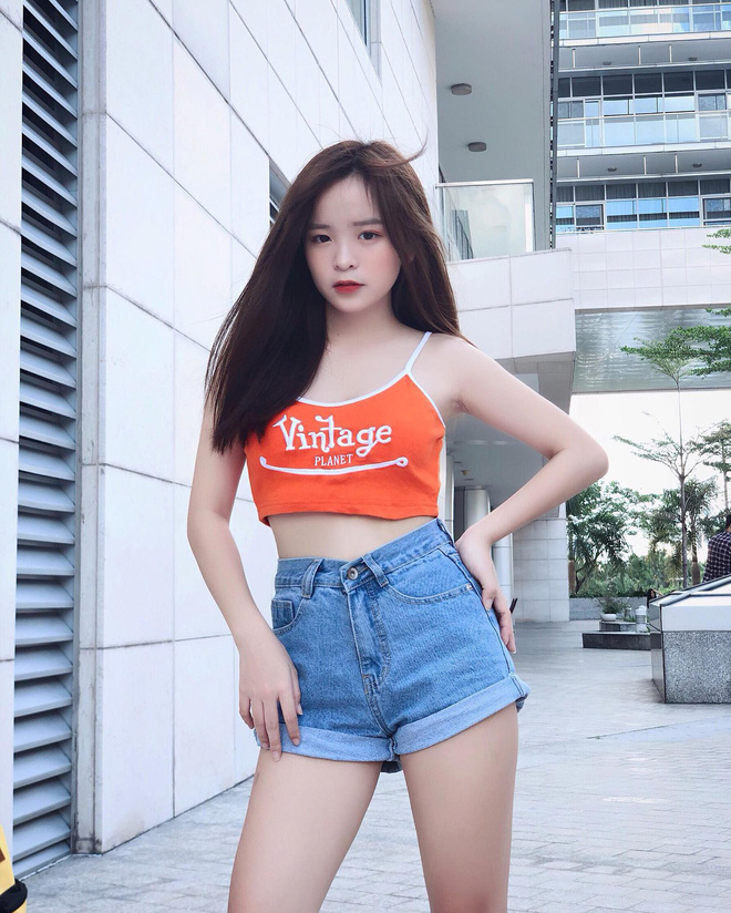 Thiếu nữ 17 tuổi nổi tiếng nhờ hát nhép, mỗi tháng kiếm hơn nghìn đô từ MXH