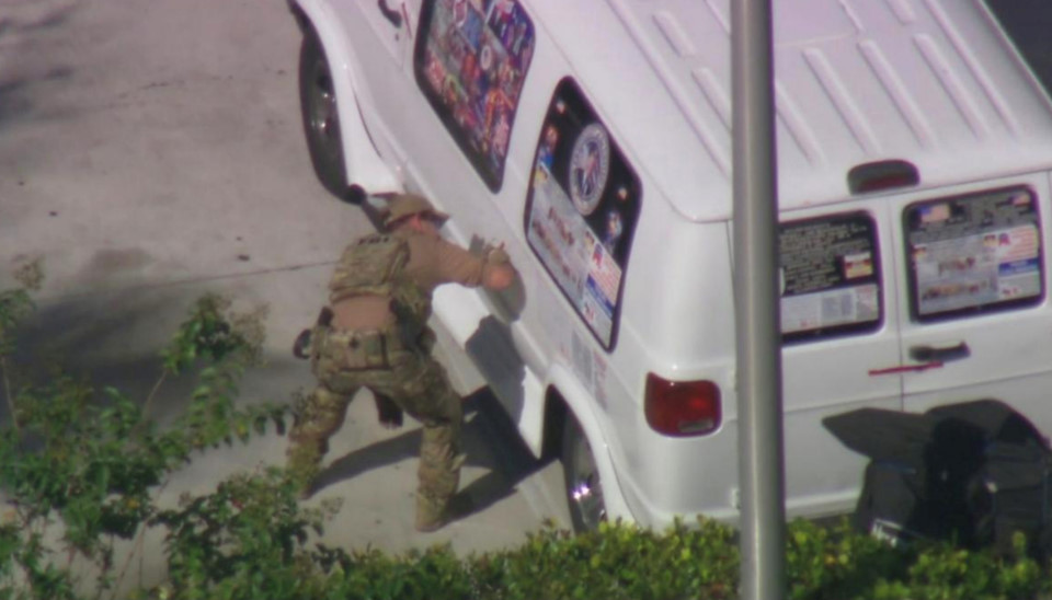 Nghi phạm gửi hàng loạt bom tại Mỹ bị bắt như thế nào?