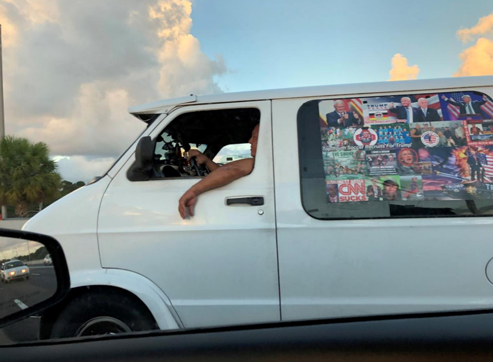 Nghi phạm gửi hàng loạt bom tại Mỹ bị bắt như thế nào?