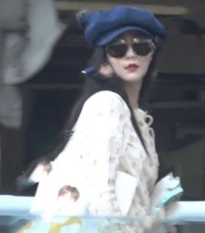 Phạm Băng Băng bất ngờ rao bán quần áo cũ, netizen: Chẳng lẽ thiếu tiền đến vậy sao?