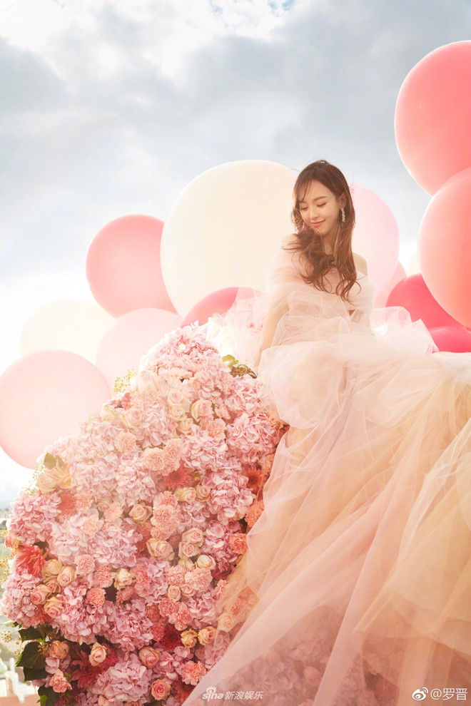 Bộ ảnh cưới được khen đẹp như chuyện cổ tích của Đường Yên - La Tấn