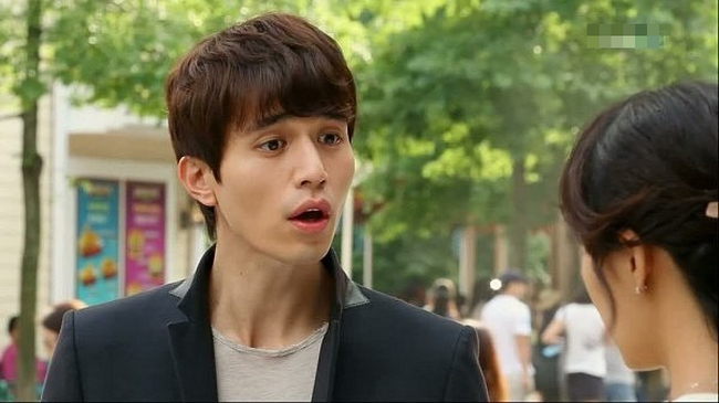 Em chồng thường xuyên đưa người yêu trơ hết mức về bắt chị dâu phục vụ, nàng dâu quyết định 1 lần trị thẳng tay