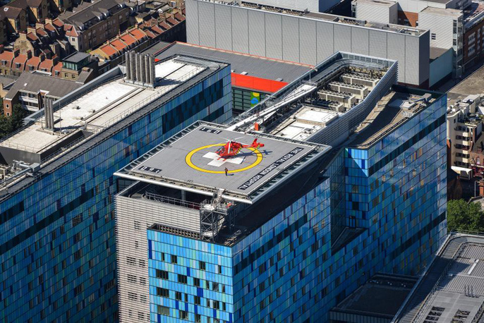 Cựu HLV tuyển Anh chết lâm sàng tại studio truyền hình