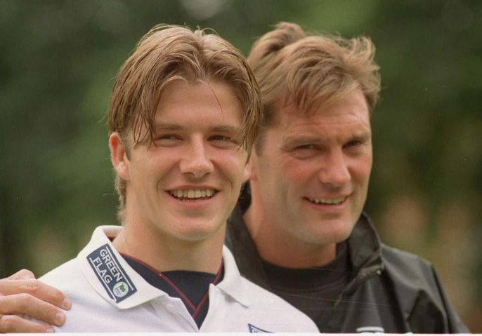 Cựu HLV tuyển Anh chết lâm sàng tại studio truyền hình