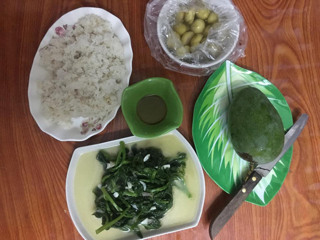 Ngày nào mâm cơm cũng bày đủ món chồng vẫn chê chán thịt cá, vợ đổi bữa thanh đạm 10k khiến ông xã im re