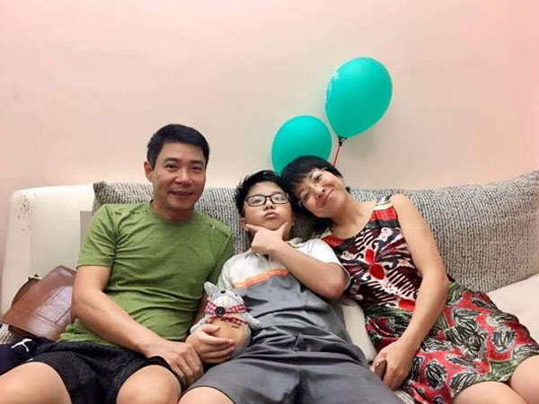 Công Lý rình rập vợ cũ Thảo Vân sau 8 năm ly hôn, các nghệ sĩ nói gì?