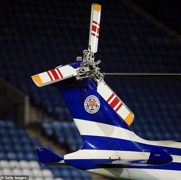 Cận cảnh chiếc trực thăng của tỷ phú Thái Lan trước khi rơi và phát nổ ngay ở bãi đỗ xe ngoài SVĐ