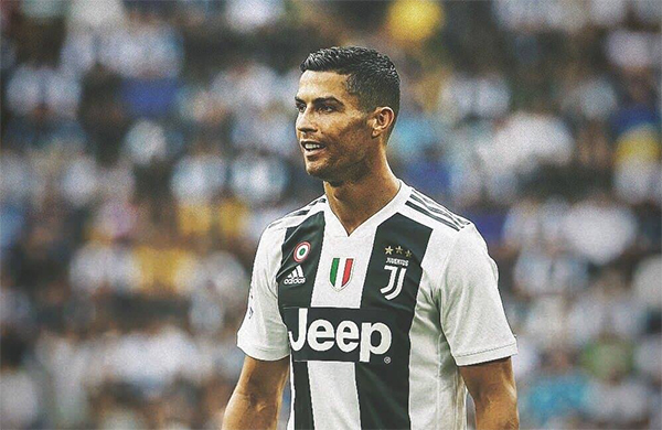 Suarez lập hat-trick, Barca đè bẹp Real