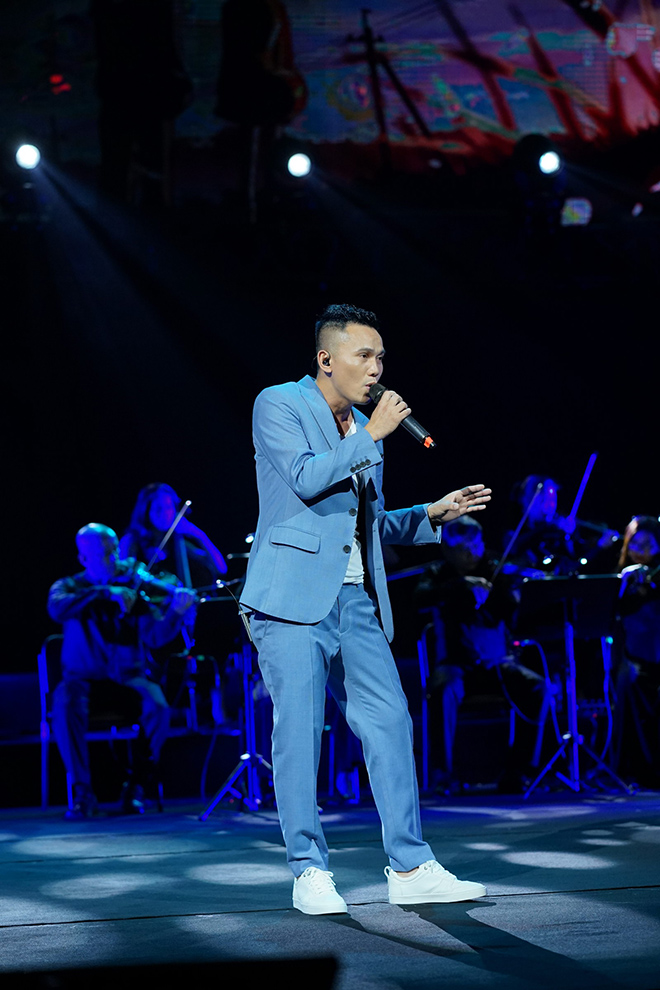 Quả Dưa Hấu tái ngộ trong đêm nhạc của Tú Dưa khiến khán giả bồi hồi xúc động