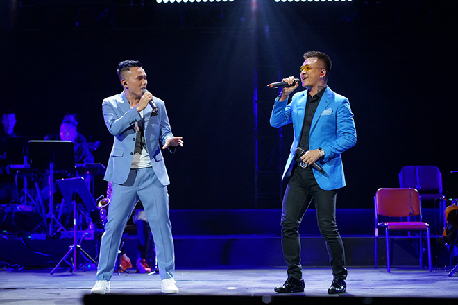 Quả Dưa Hấu tái ngộ trong đêm nhạc của Tú Dưa khiến khán giả bồi hồi xúc động