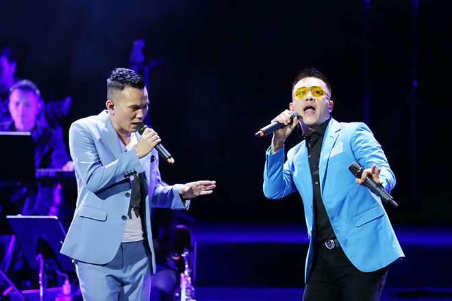 Quả Dưa Hấu tái ngộ trong đêm nhạc của Tú Dưa khiến khán giả bồi hồi xúc động