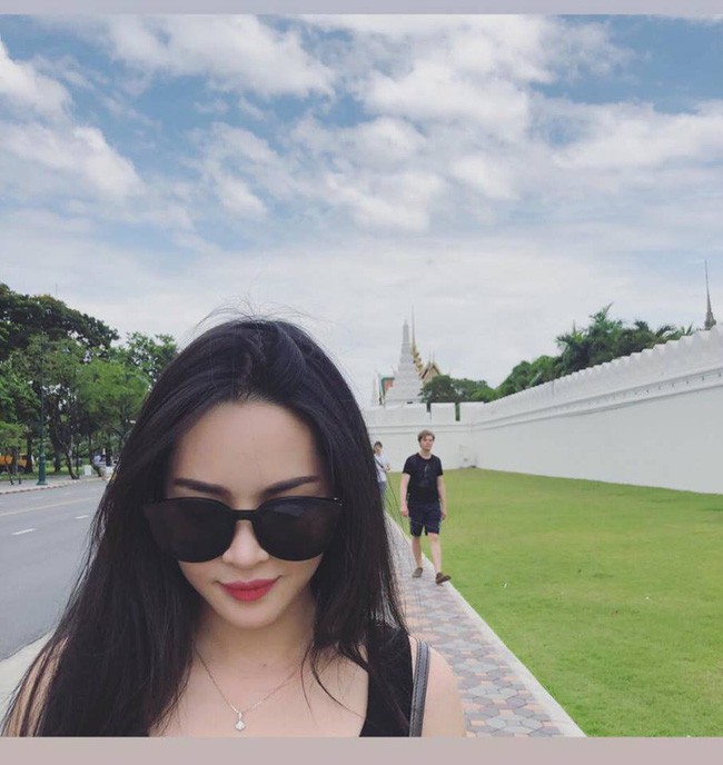 4 năm từ ngày đập đi xây lại, hot girl thẩm mỹ Vũ Thanh Quỳnh ngày càng quyến rũ, vi vu du lịch khắp nơi