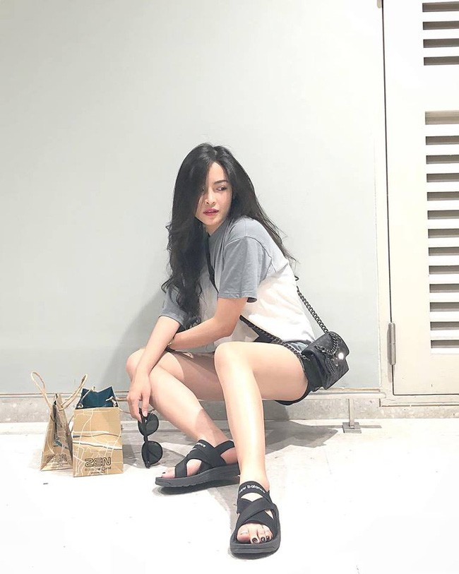 4 năm từ ngày đập đi xây lại, hot girl thẩm mỹ Vũ Thanh Quỳnh ngày càng quyến rũ, vi vu du lịch khắp nơi