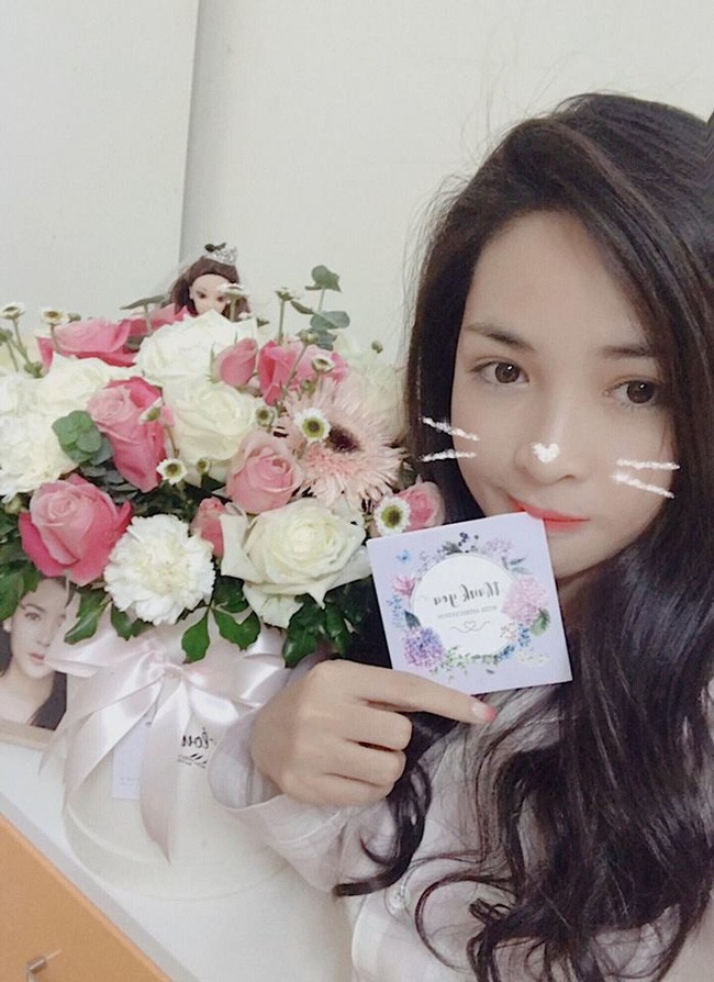 4 năm từ ngày đập đi xây lại, hot girl thẩm mỹ Vũ Thanh Quỳnh ngày càng quyến rũ, vi vu du lịch khắp nơi