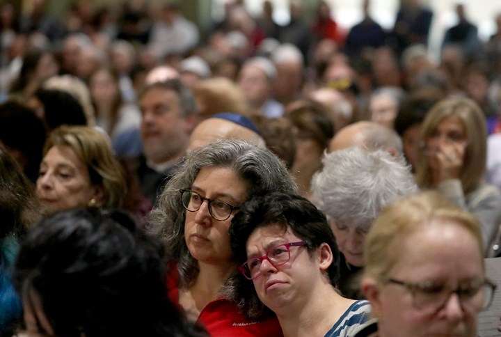 Video Ảnh xúc động trong lễ tưởng niệm các nạn nhân vụ xả súng ở Mỹ