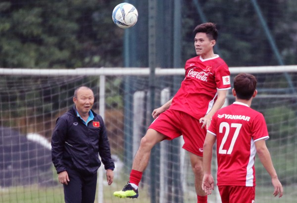 HLV Park Hang Seo loại 5 cầu thủ đầu tiên