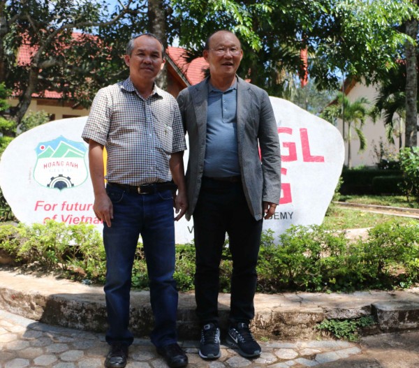 Bầu Đức mời ông Park vì lo HLV Hoàng Anh Tuấn dẫn dắt ĐTVN